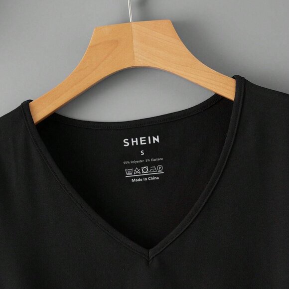 Simple and Stylish V - neck Short - sleeve T - shirt: Exuding Elegant Charm - Picture 4 of 4